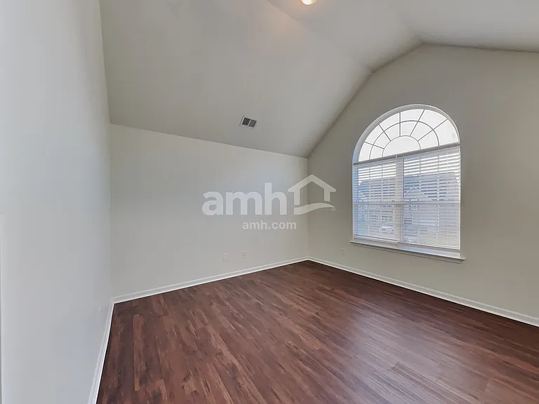 194 Madelia Pl — Photo 14
