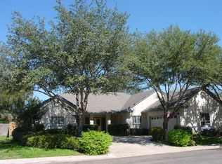 10 Scarborough Sq, San Antonio, TX 78218