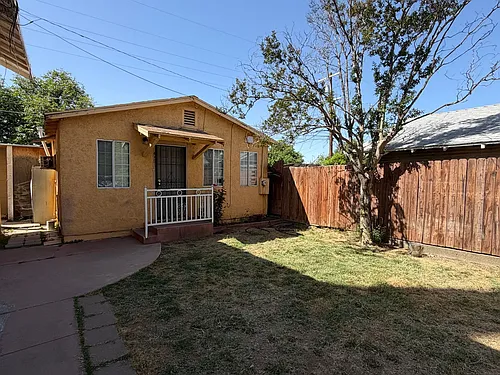 415 1/2 Arvin St Photo 1