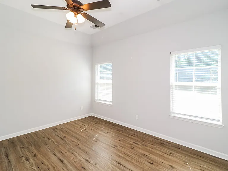 3811 Dawnwood Cir W — Photo 11