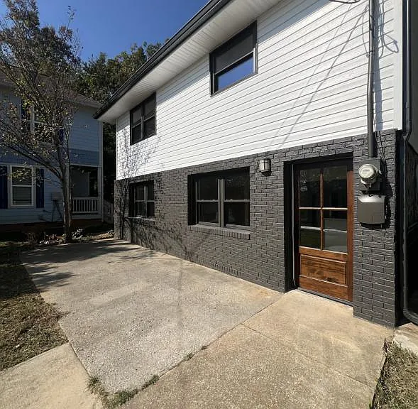 501 Eaves Pl — Photo 2
