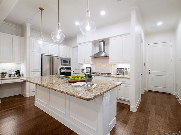2nd image of 4169 Texas Elm #4169