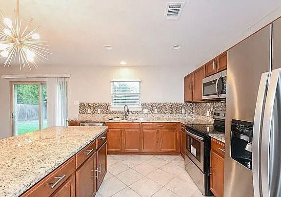 4th image of 1205 Alhambra Dr #1