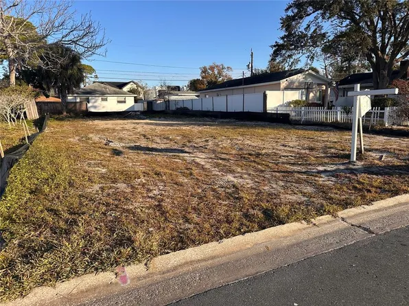 1743 New Hampshire Ave NE Lot 21, Saint Petersburg, FL 33703