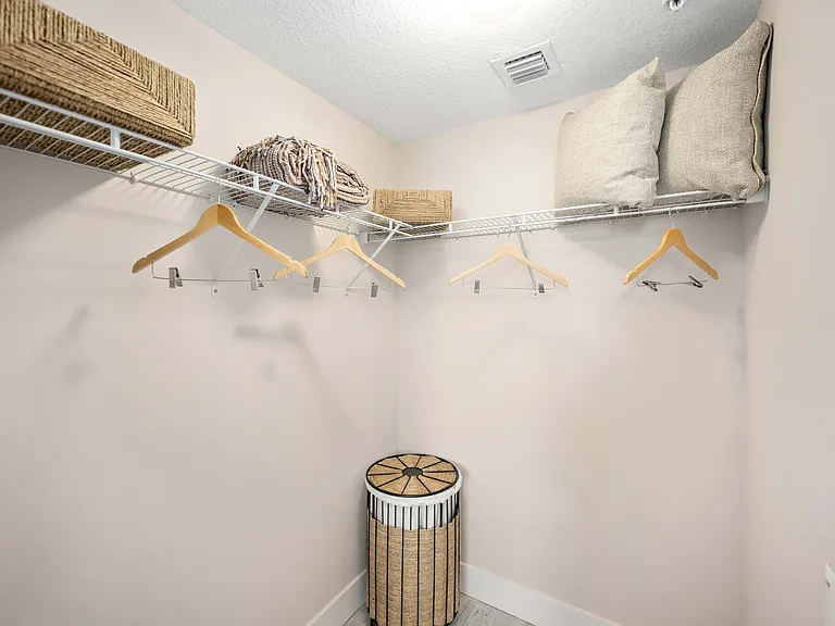 10X Addison Place — Photo 44