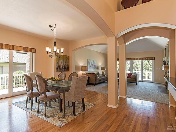 3rd image of 60778 Willow Creek Ct