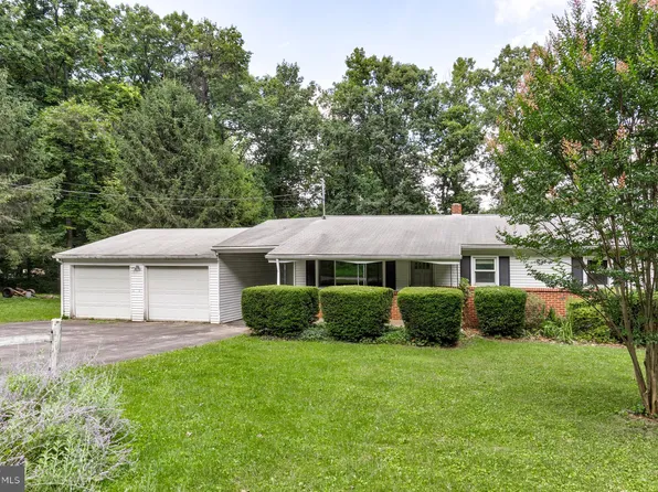 205 Old Quaker Rd, Etters, PA 17319