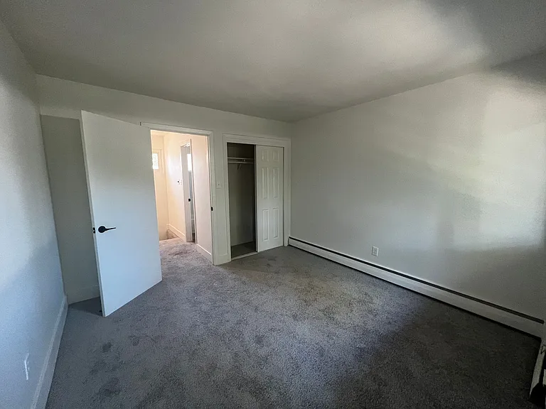 Creekside Townhome Apartments — Photo 6
