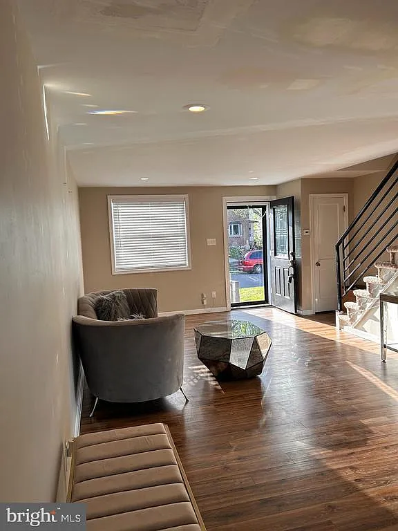4 bed, 1.5 bath, 1488 sqft, $2,800 — Photo 2
