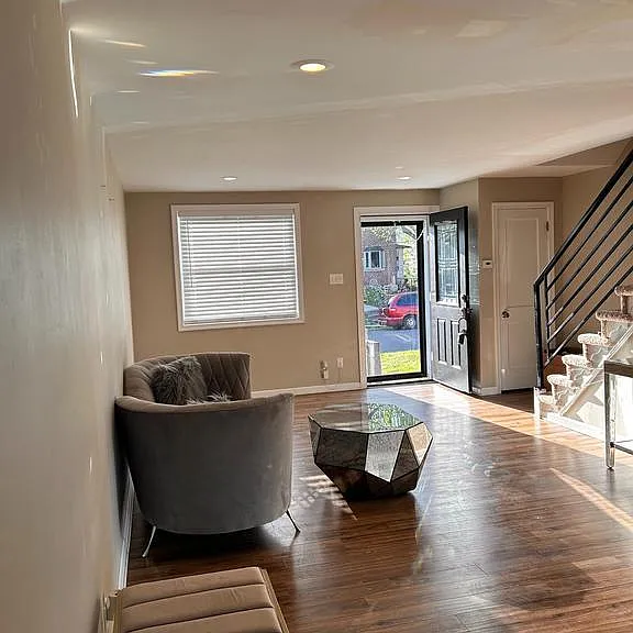 777 Bennington Rd — Photo 2