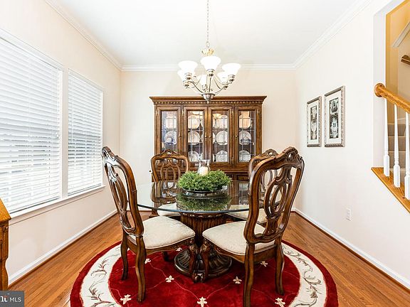 3rd image of 133 Lynemore Dr