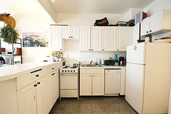 Rented by Bold New York | media 11