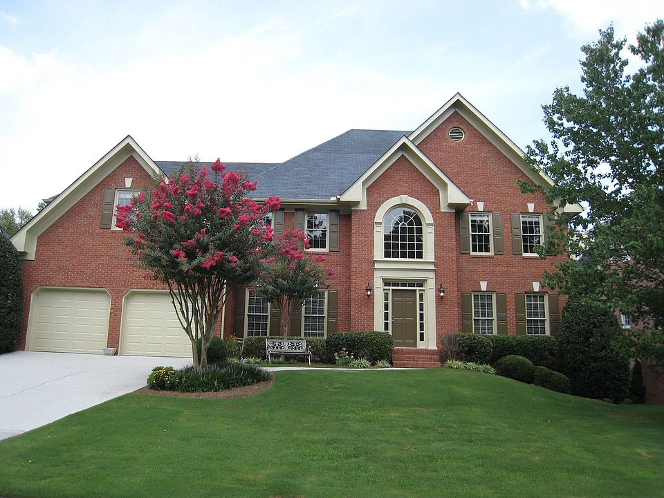 Gorgeous Home In Sought After Peachtree Corners