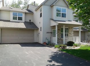 1038 Courtney Cir, Chaska, MN 55318