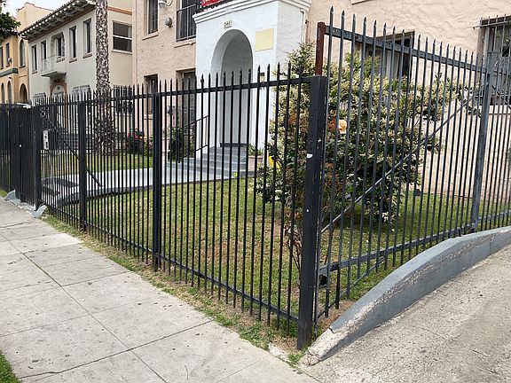2nd image of 238 S Kenmore Ave #A309