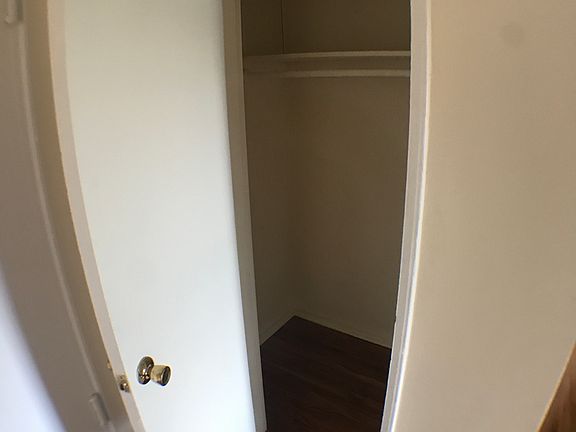4th image of 560 Warburton Ave #6