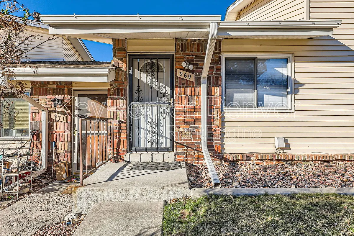 Building Photo - 969 S Miller Way