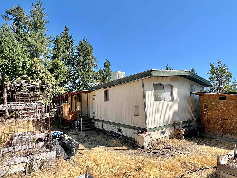 1st image of 441 Pelletreau Ridge Rd