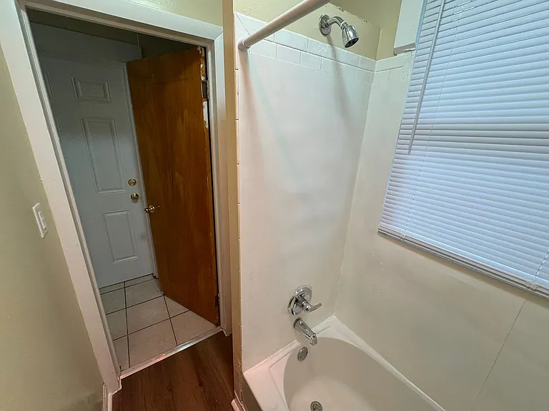 14 Vine St #2A — Photo 4