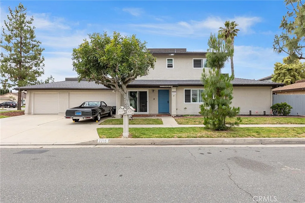 3 bed, 1315 sqft, $1,350 — Photo 1