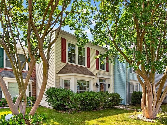2nd image of 204 Arabian Cir