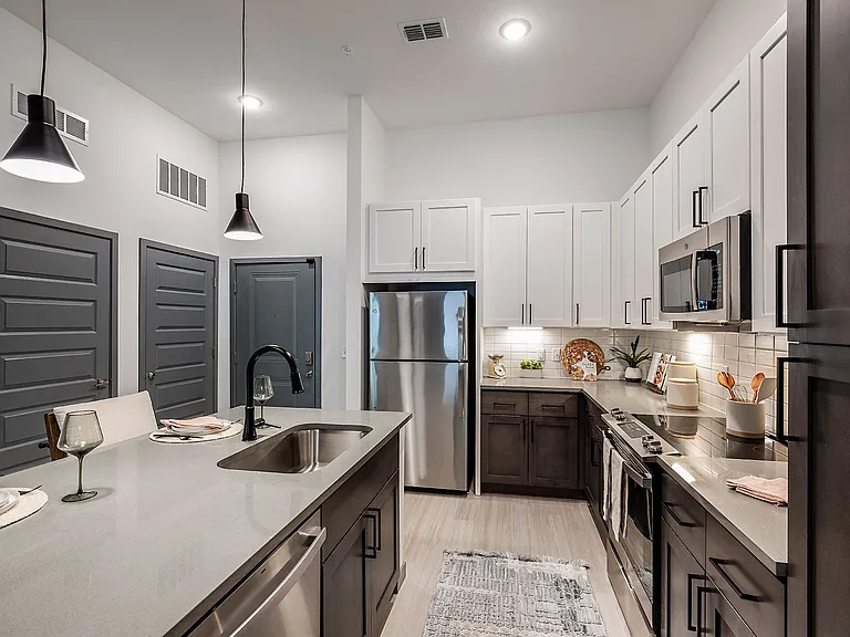 The Citizen at Waterset Luxury Apartments — Photo 14