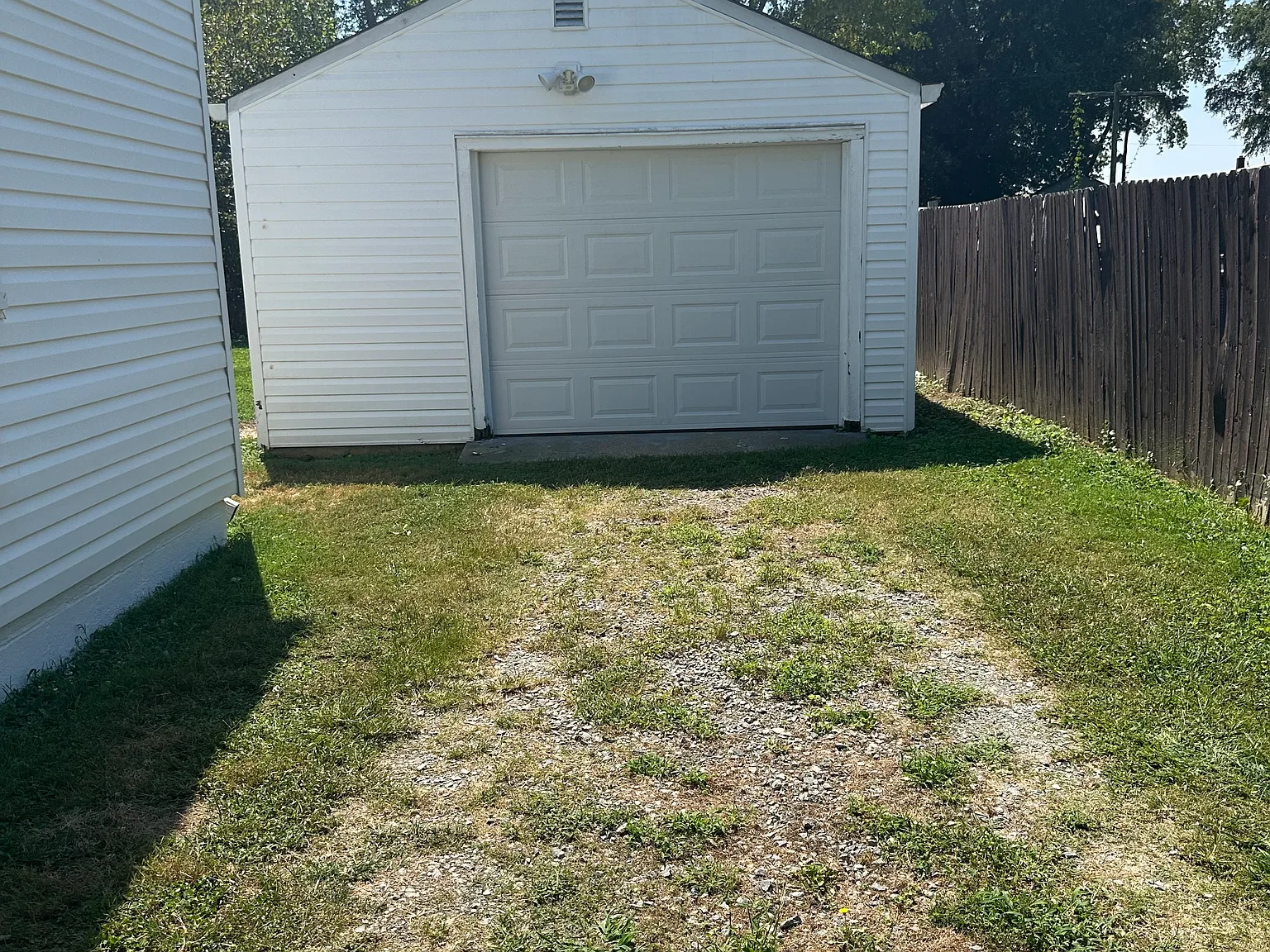 2813 Skelton St — Photo 2