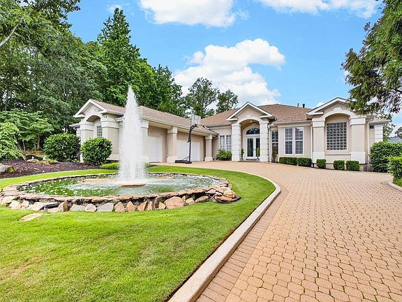 2nd image of 5 Country Squire Ct