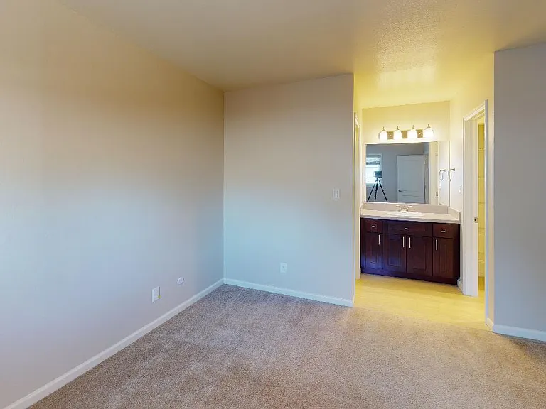 636 Arapahoe — Photo 6