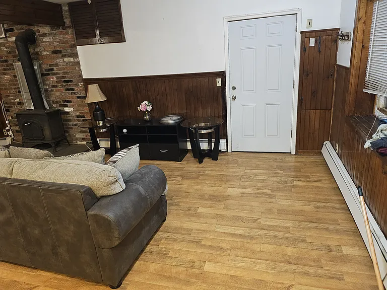 92 Rock Spring Rd — Photo 6