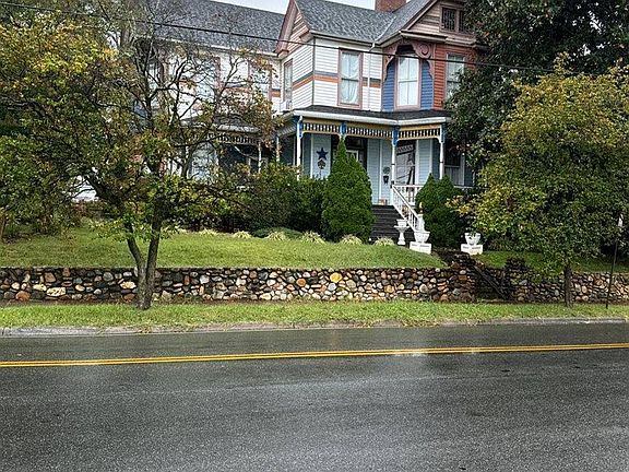 3rd image of 2700 Memorial Ave #19-20