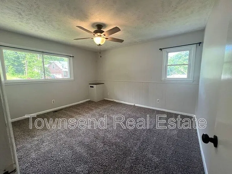 1905 McPherson Ave — Photo 10