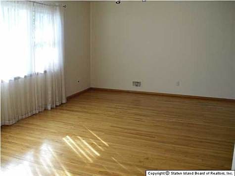 5th image of 1229 Rockland Ave