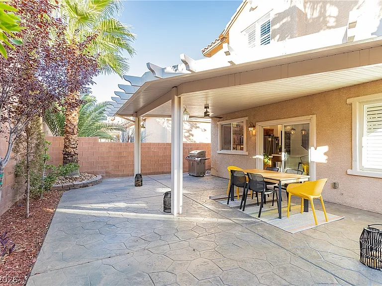 1041 Chestnut Chase St — Photo 25