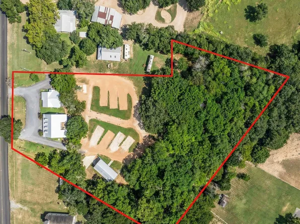 453 N Washington St, Round Top, TX 78954