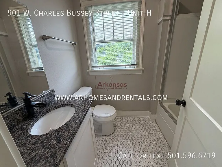 901 W Charles Bussey Ave #H — Photo 7