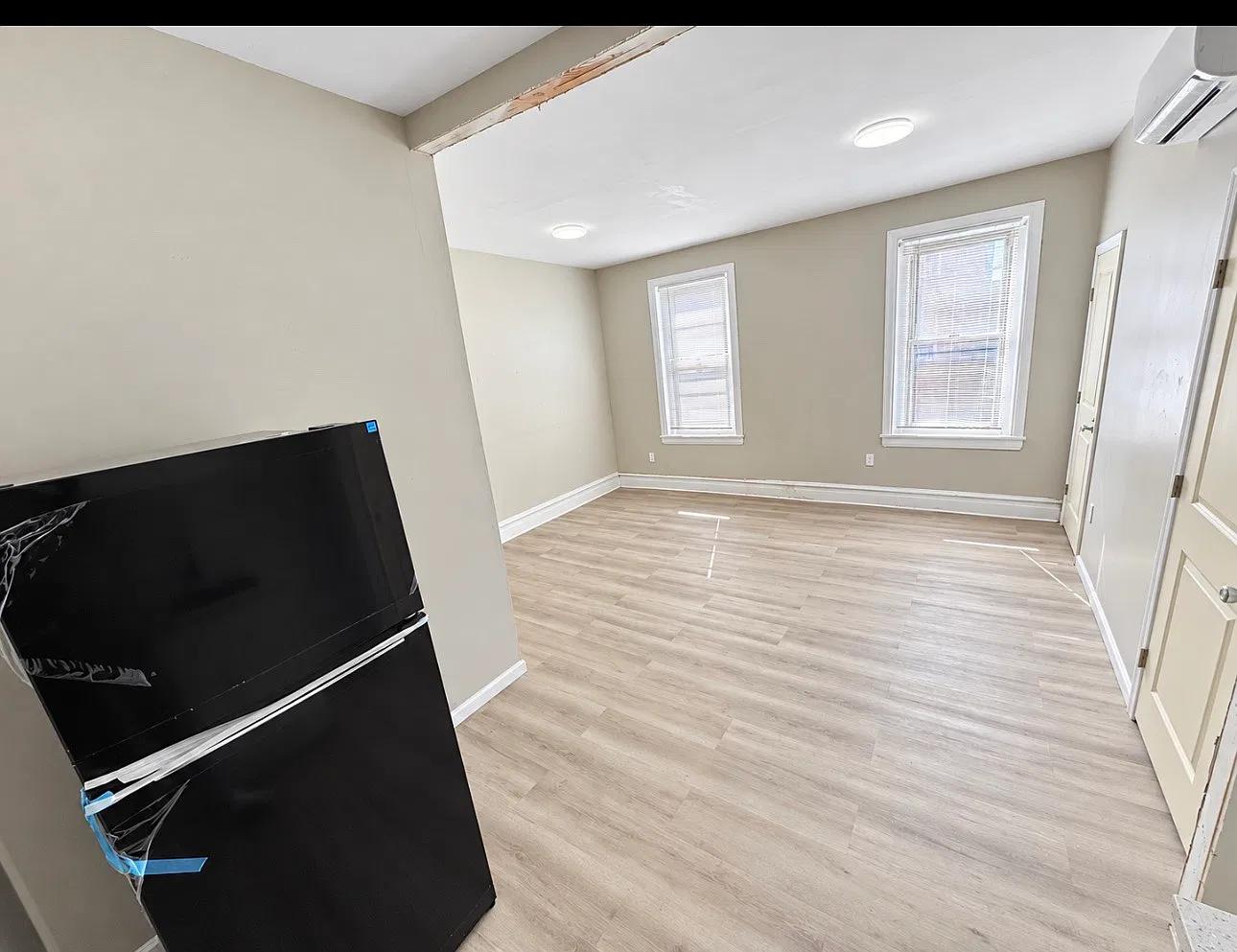 2419 W Master St — Photo 2