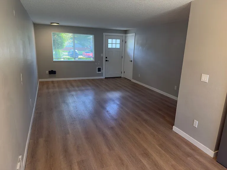 22833 SW Washington St — Photo 5
