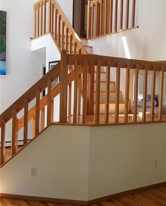 1st image of 8 Lyn Ln