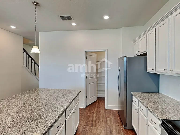 4832 Reisswood Loop — Photo 5