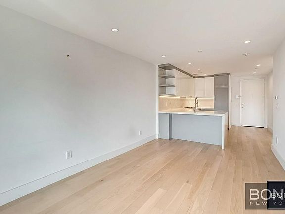 3rd image of 1107 Welling Ct APT 5C