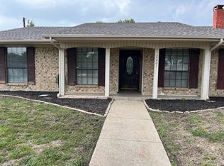 2201 Nolan Dr, Carrollton, TX 75006
