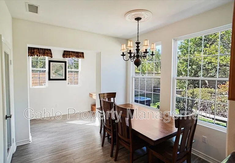 26155 Lone Rock Ct — Photo 4