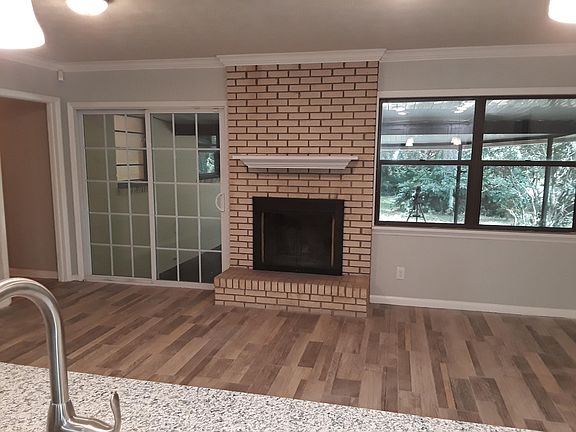 5th image of 1839 Mill Creek Rd