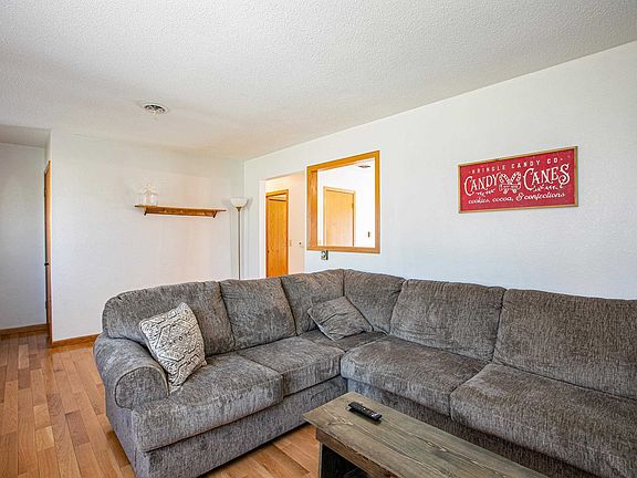 4th image of 735 Camp St