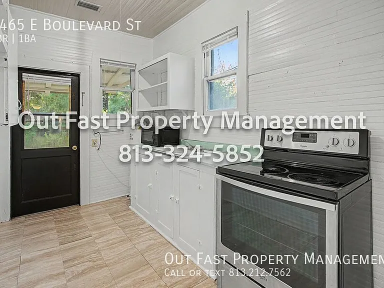 1465 E Boulevard St — Photo 19