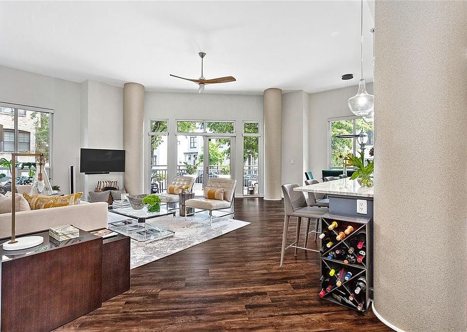 1st image of 711 Cosmopolitan Dr #117