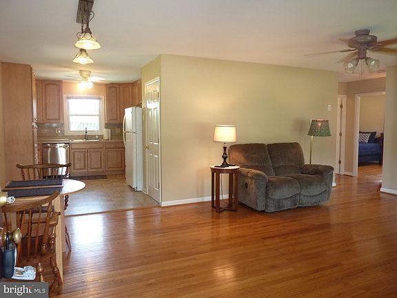 4th image of 10911 Rosewood Dr