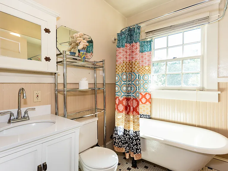 Bathroom
+Soaking tub/shower combination