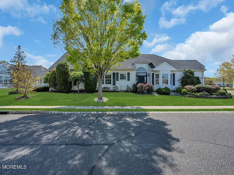 1 Evans Ct — Photo 3